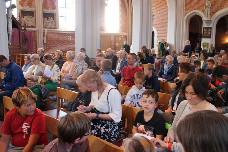 Onze startviering had veel noten op haar zang | Kerknet